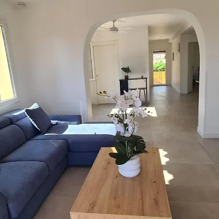Joli 3 Pieces Spacieux Refait A Neuf Avec 2 Belles Terrasses * Antibes