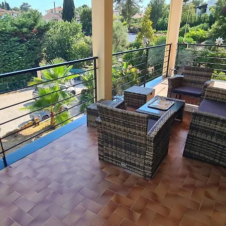 Joli 3 Pieces Spacieux Refait A Neuf Avec 2 Belles Terrasses Apartamento Antibes