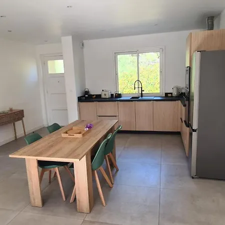 Joli 3 Pieces Spacieux Refait A Neuf Avec 2 Belles Terrasses *