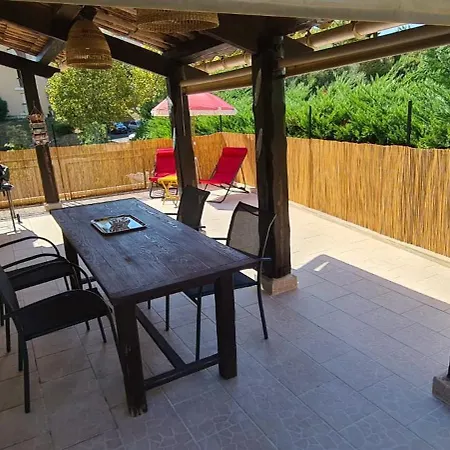 Joli 3 Pieces Spacieux Refait A Neuf Avec 2 Belles Terrasses * Antibes
